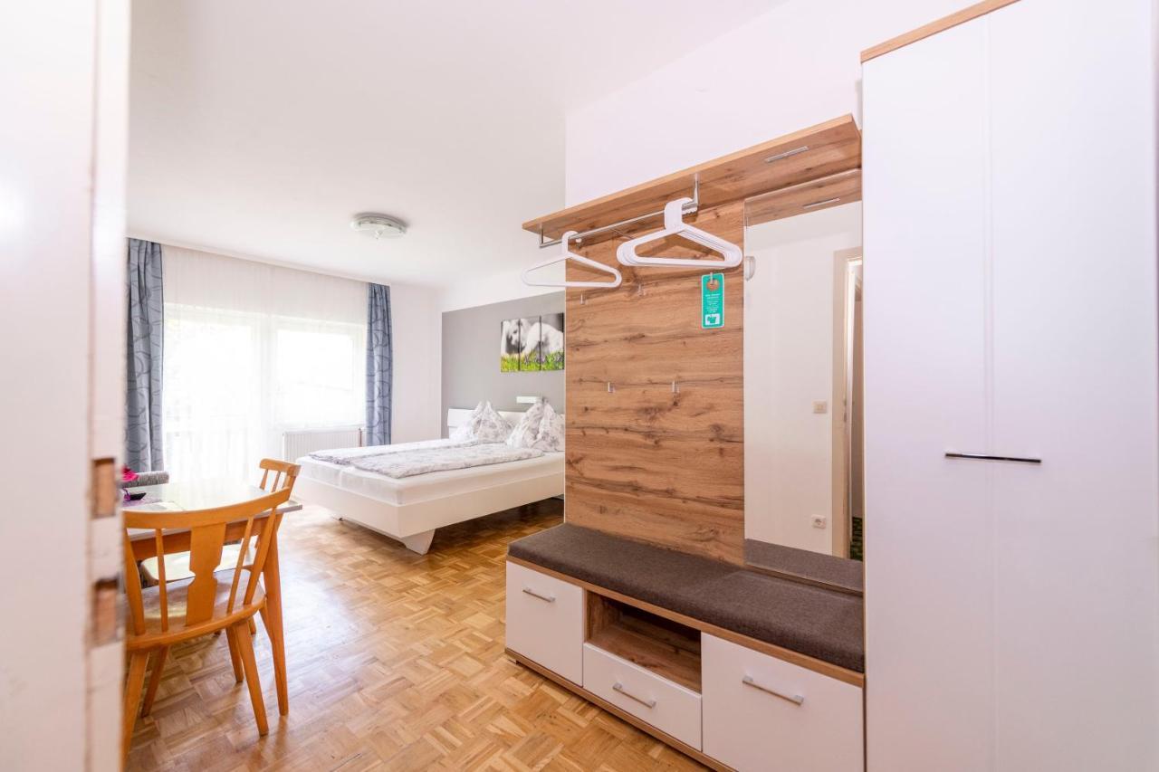 Gaestehaus Genf Velden am Wörthersee Esterno foto