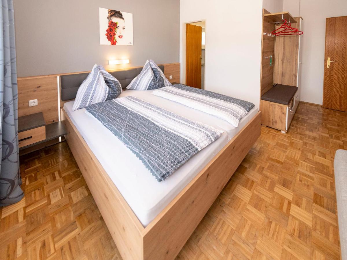Gaestehaus Genf Velden am Wörthersee Esterno foto